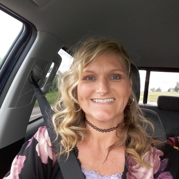 Meet your Posher, Amy - Picture 3 of 3